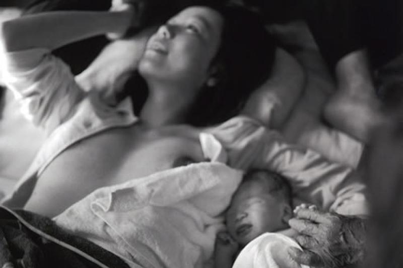 Nacimiento y maternidad (2006)