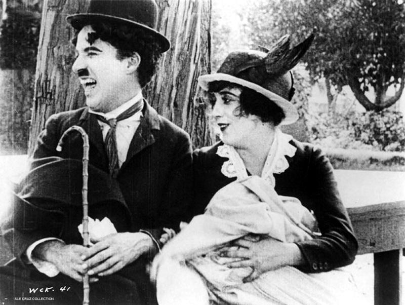 Charlot se engaña (Charlot, niñera) (1914)